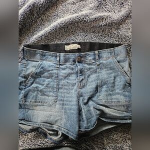 Torrid jean shorts sz 18